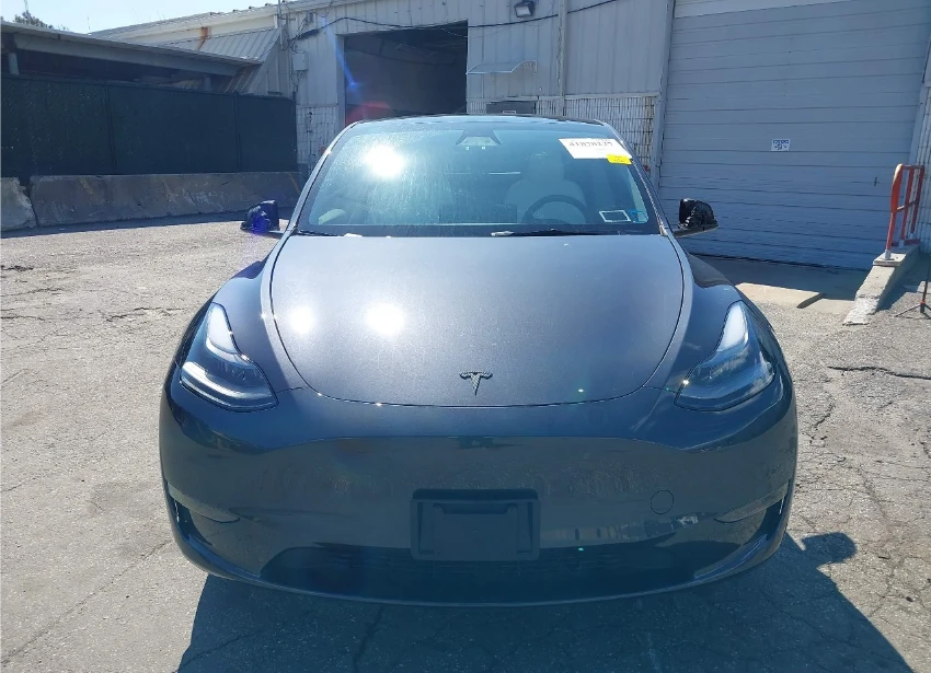 Tesla Model Y Long Range* Автопилот* Пано* LED* Дистроник*  - изображение 2