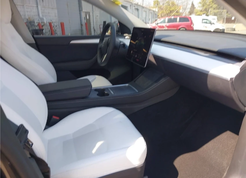 Tesla Model Y Long Range* Автопилот* Пано* LED* Дистроник*  - изображение 7