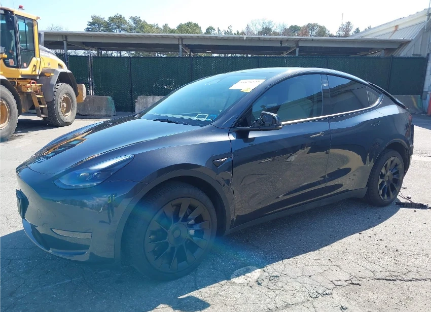 Tesla Model Y Long Range* Автопилот* Пано* LED* Дистроник*  - изображение 3