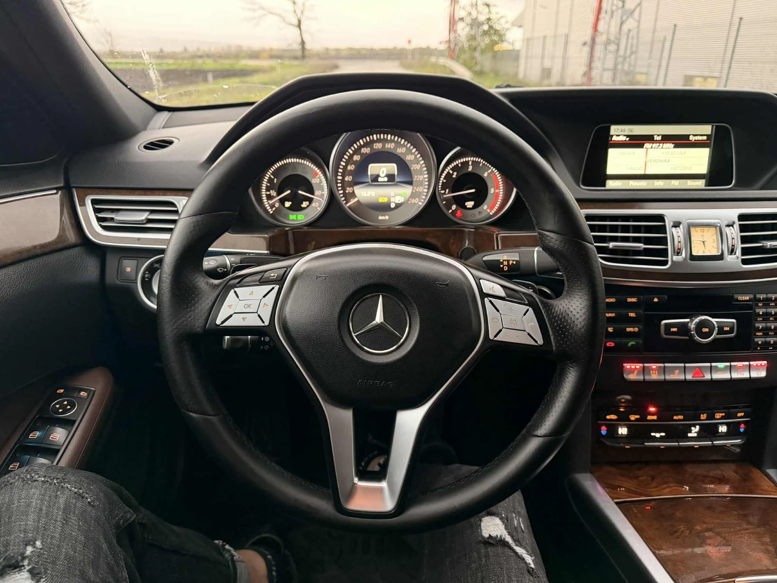 Mercedes-Benz E 250 4-MATIK - изображение 9