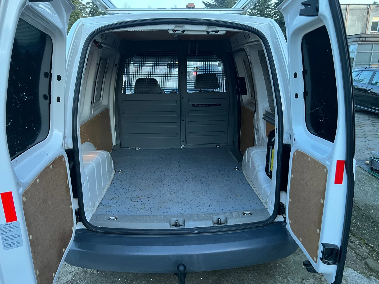 VW Caddy 1.9TDI 105 КЛИМА - изображение 9