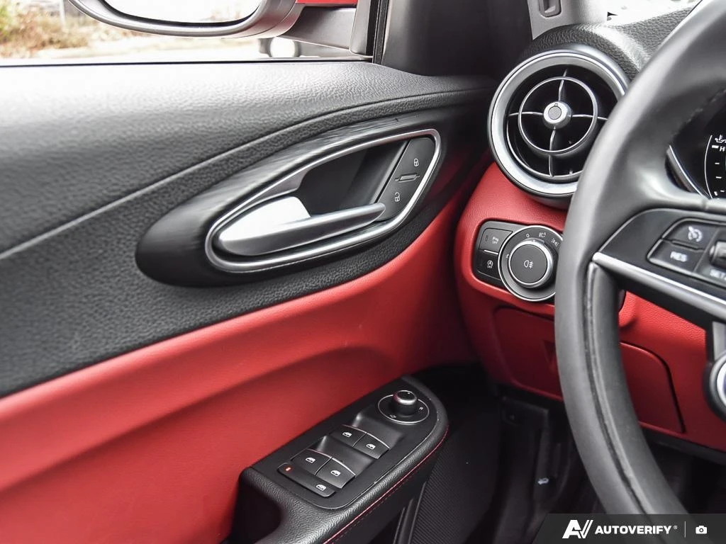 Alfa Romeo Giulia * 4dr Sdn AWD * CARFAX * ���� �� �� | Mobile.bg � ����������� 16