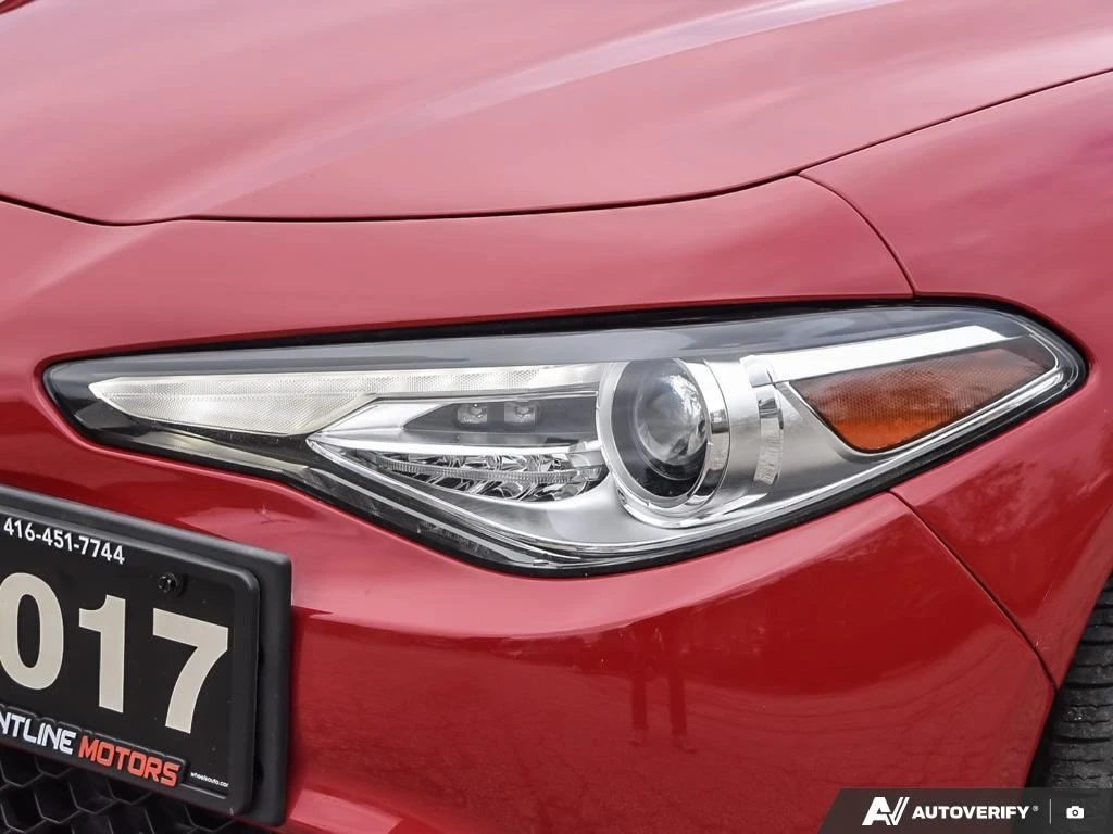 Alfa Romeo Giulia * 4dr Sdn AWD * CARFAX * ЦЕНА ДО БГ - изображение 9