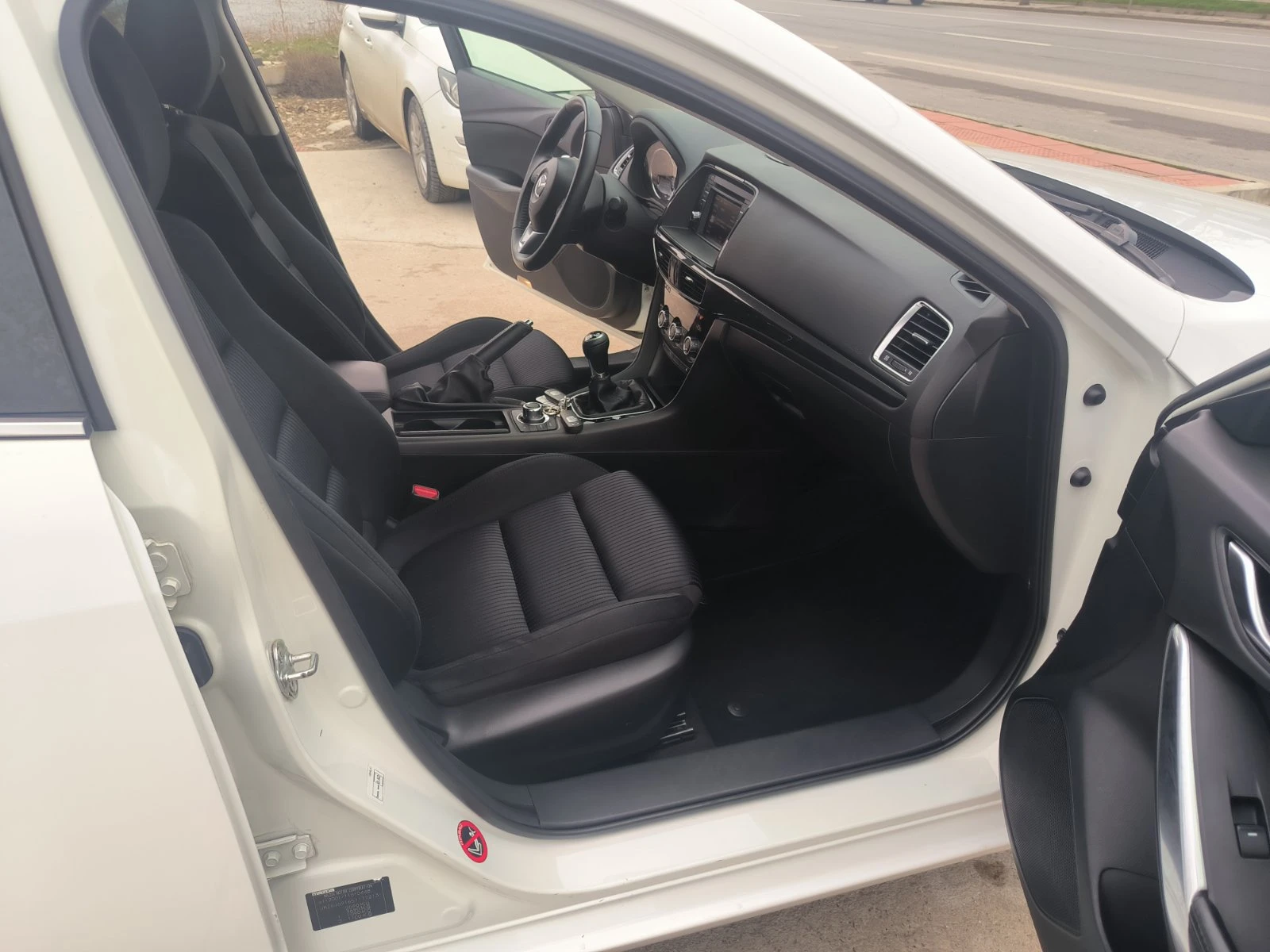 Mazda 6 2.2d-150.000km-6sk-Navi-Euro-6B | Mobile.bg � ����������� 17