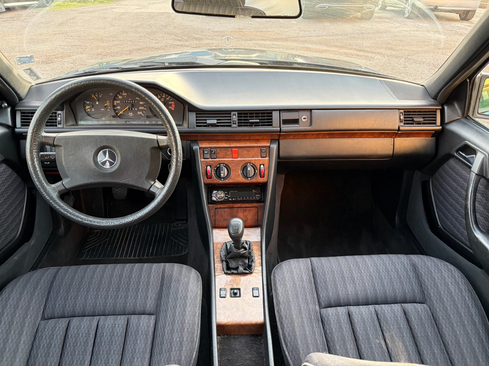 Mercedes-Benz 124 TURBO, снимка 14 - Автомобили и джипове - 53976192