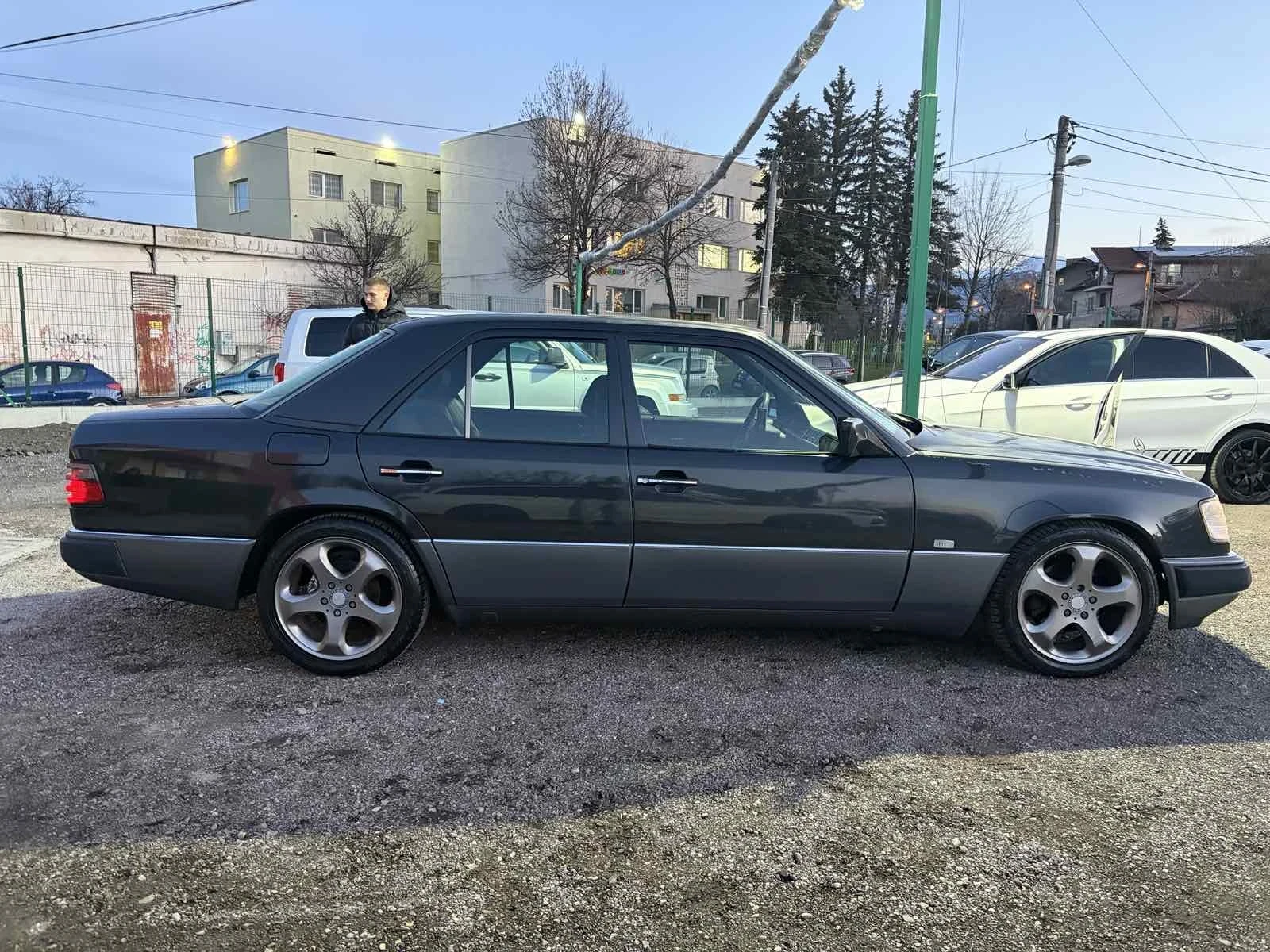 Mercedes-Benz 124 TURBO, снимка 3 - Автомобили и джипове - 53976192