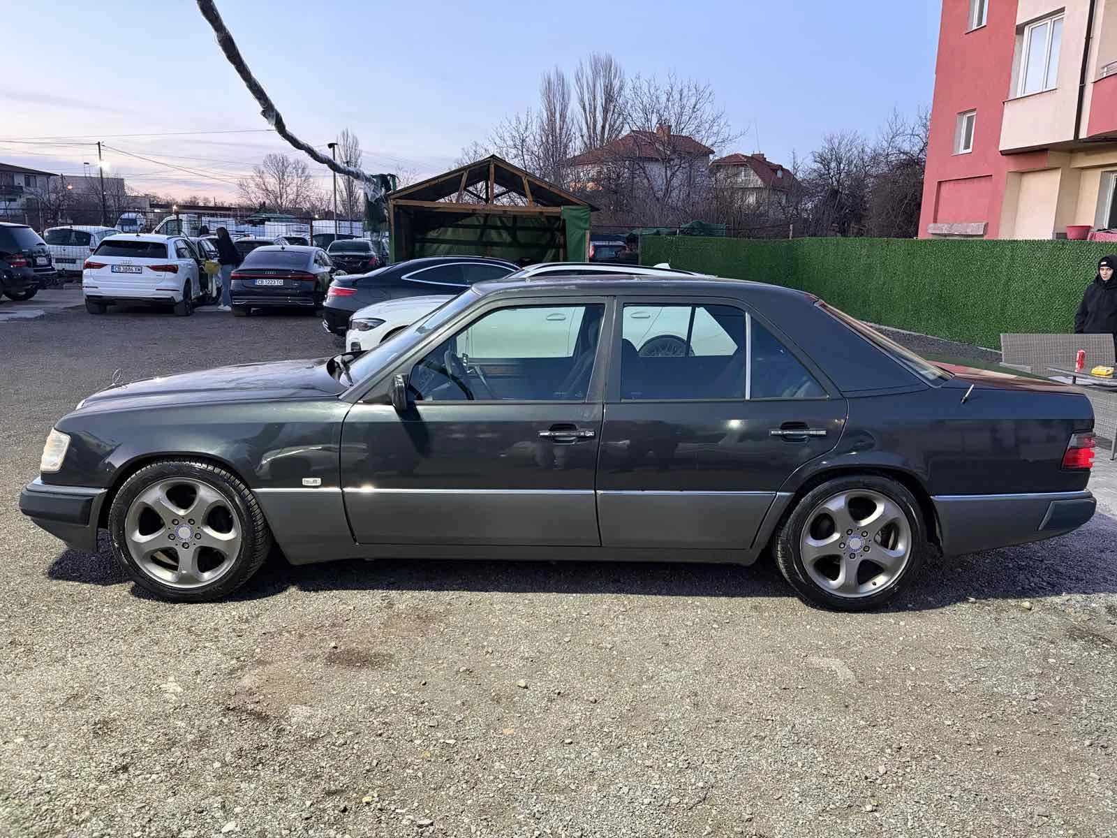 Mercedes-Benz 124 TURBO, снимка 7 - Автомобили и джипове - 53976192
