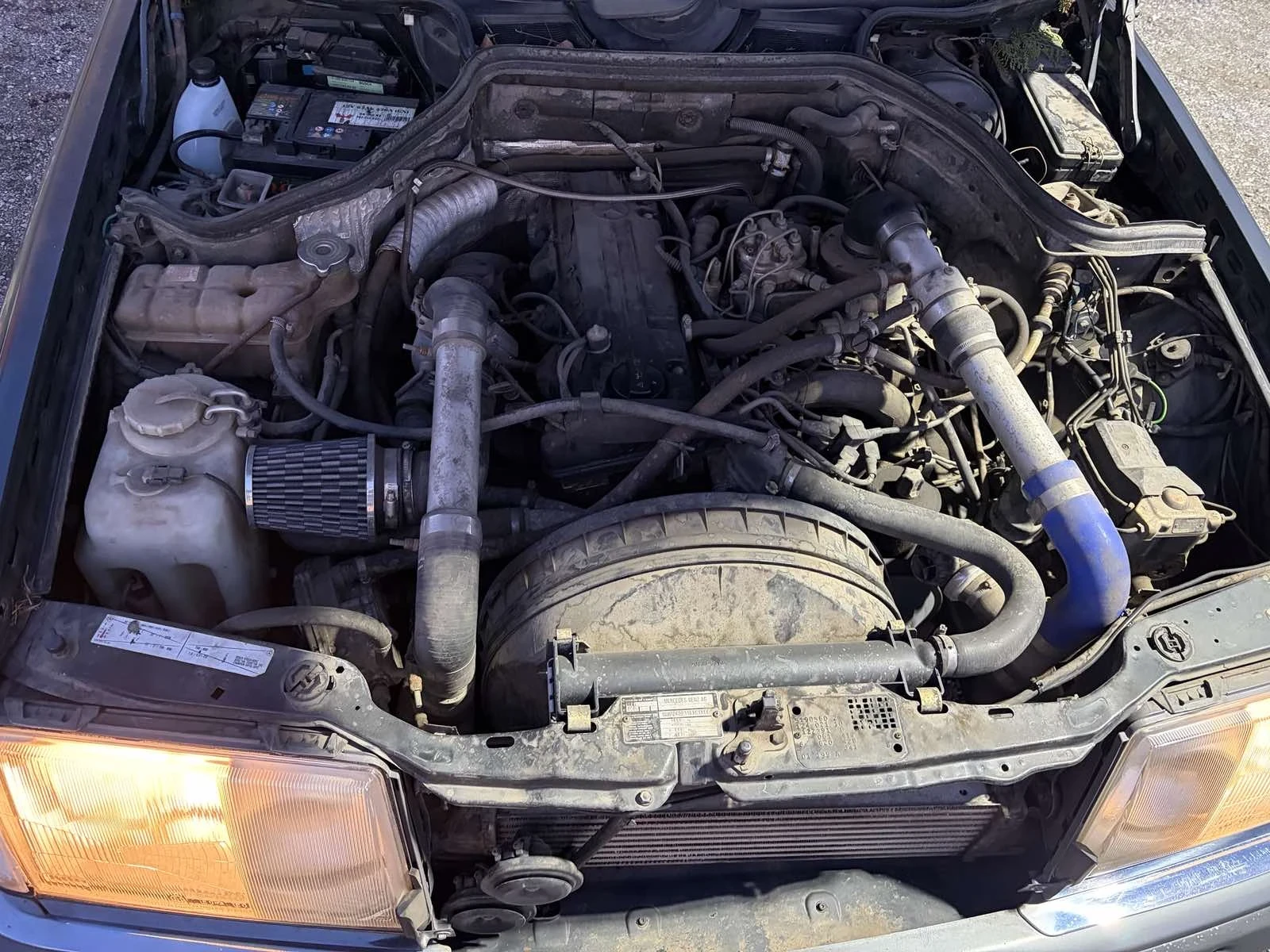 Mercedes-Benz 124 TURBO, снимка 13 - Автомобили и джипове - 53976192