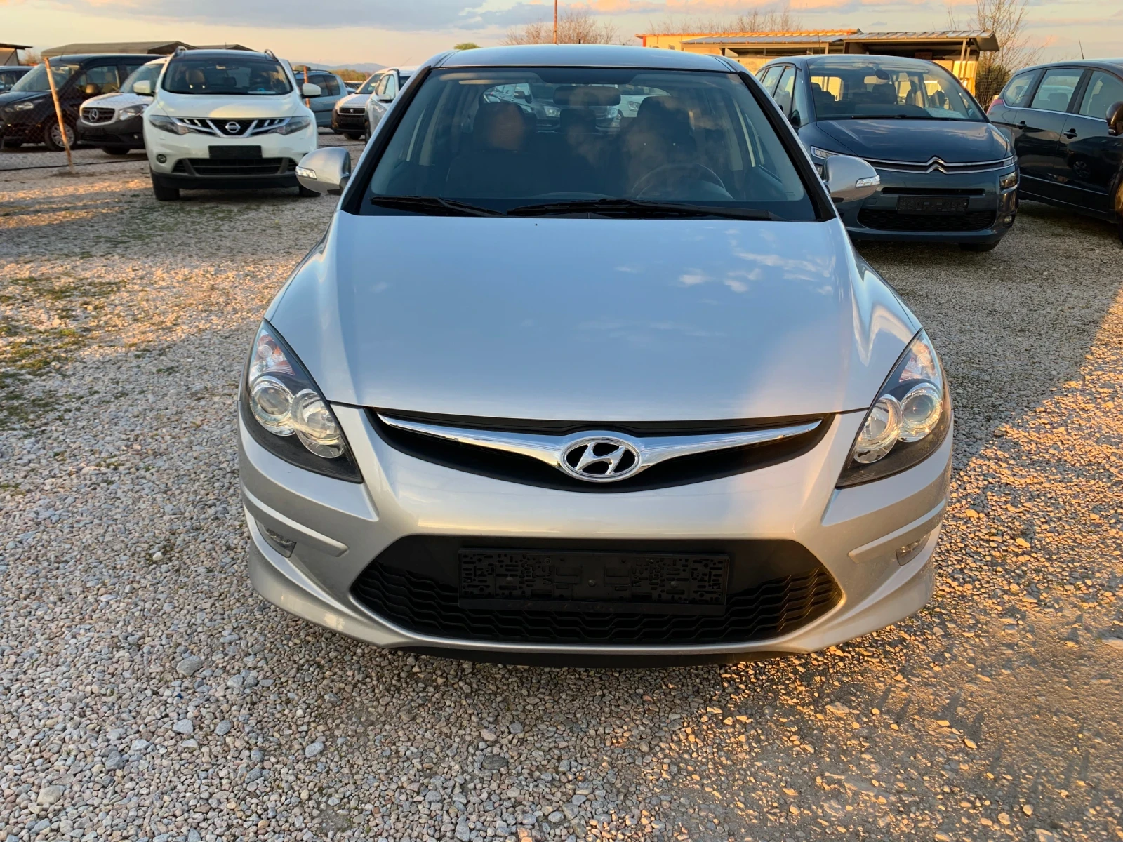 Hyundai I30 1.4 b, снимка 2 - Автомобили и джипове - 54123681