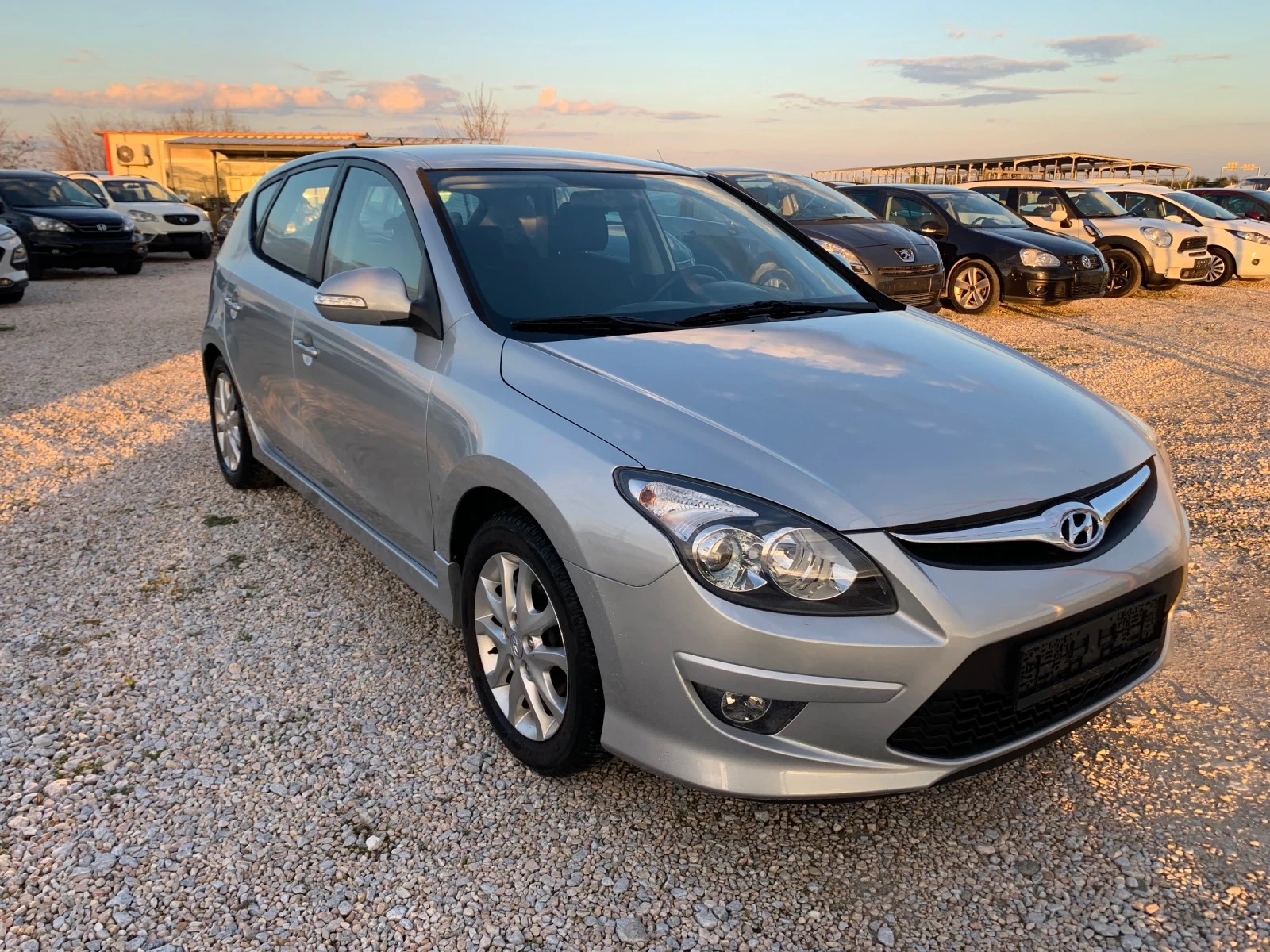 Hyundai I30 1.4 b, снимка 3 - Автомобили и джипове - 54123681