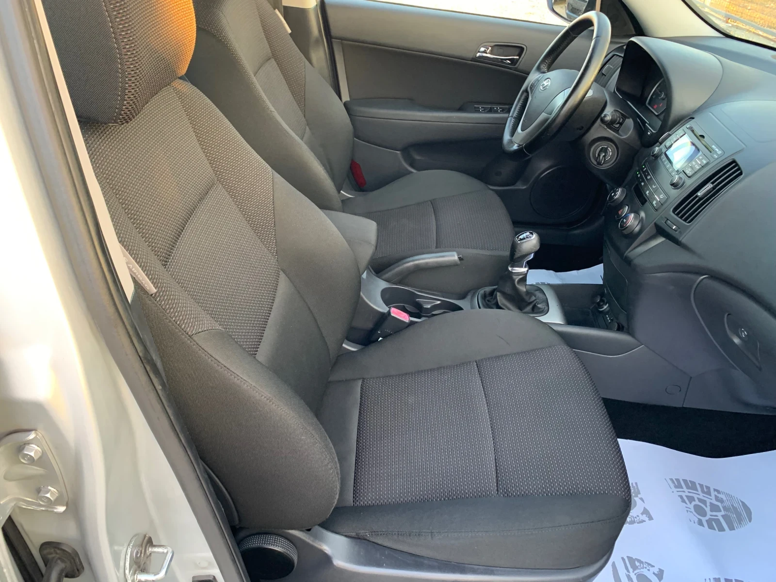 Hyundai I30 1.4 b, снимка 12 - Автомобили и джипове - 54123681