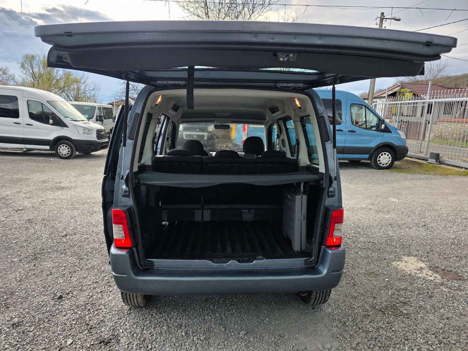 Citroen Berlingo 1.6i, снимка 16 - Автомобили и джипове - 54153348