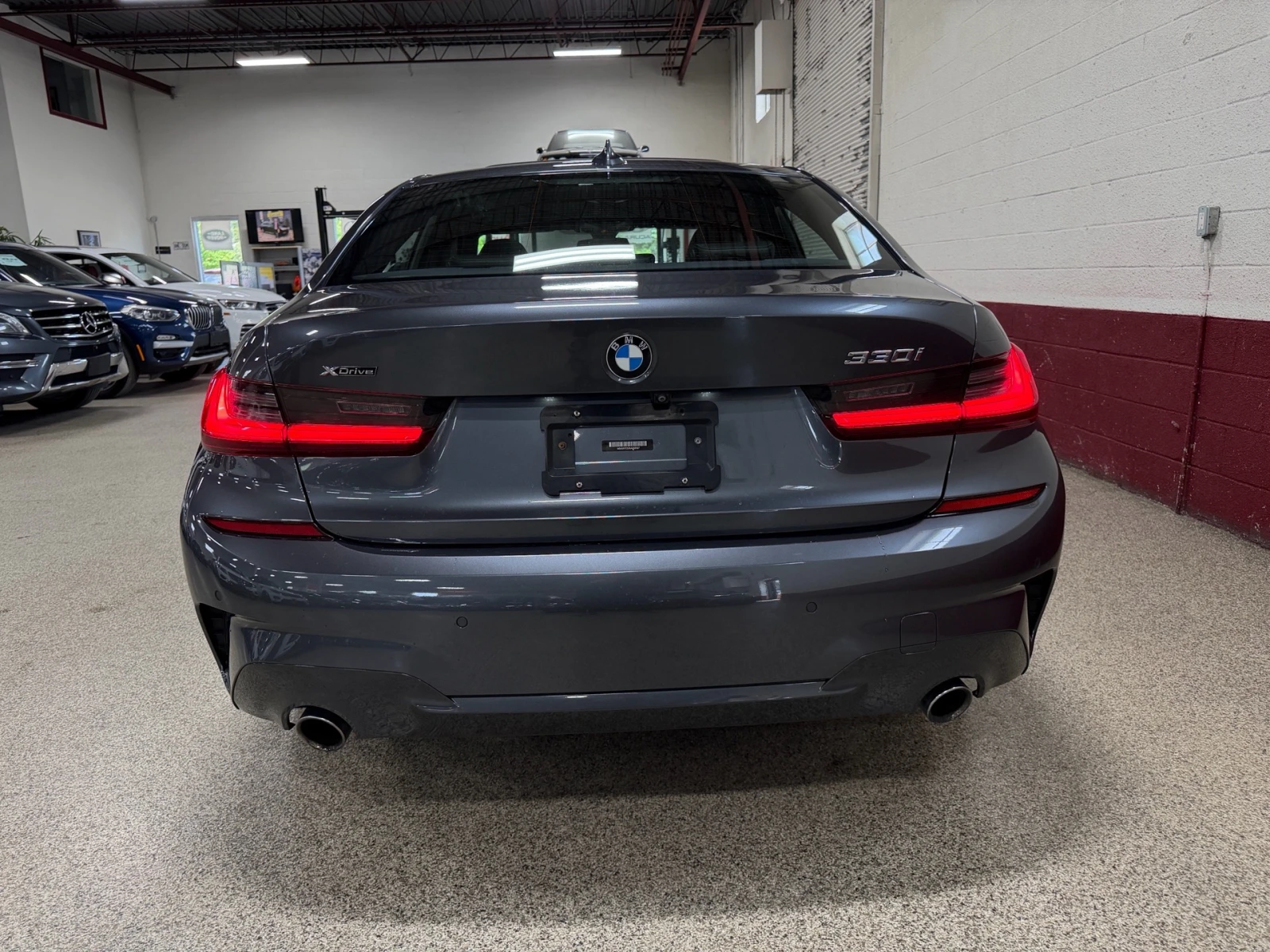 BMW 330 330i xDrive M Package | HUD | Камера | Навигация, снимка 4 - Автомобили и джипове - 54859867