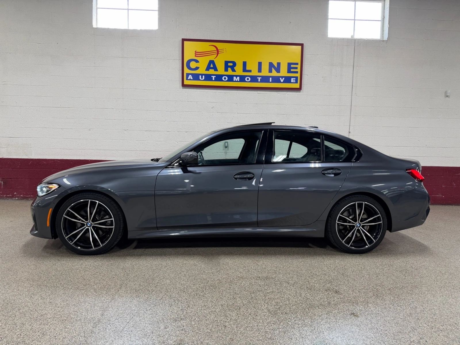 BMW 330 330i xDrive M Package | HUD | Камера | Навигация, снимка 2 - Автомобили и джипове - 54859867