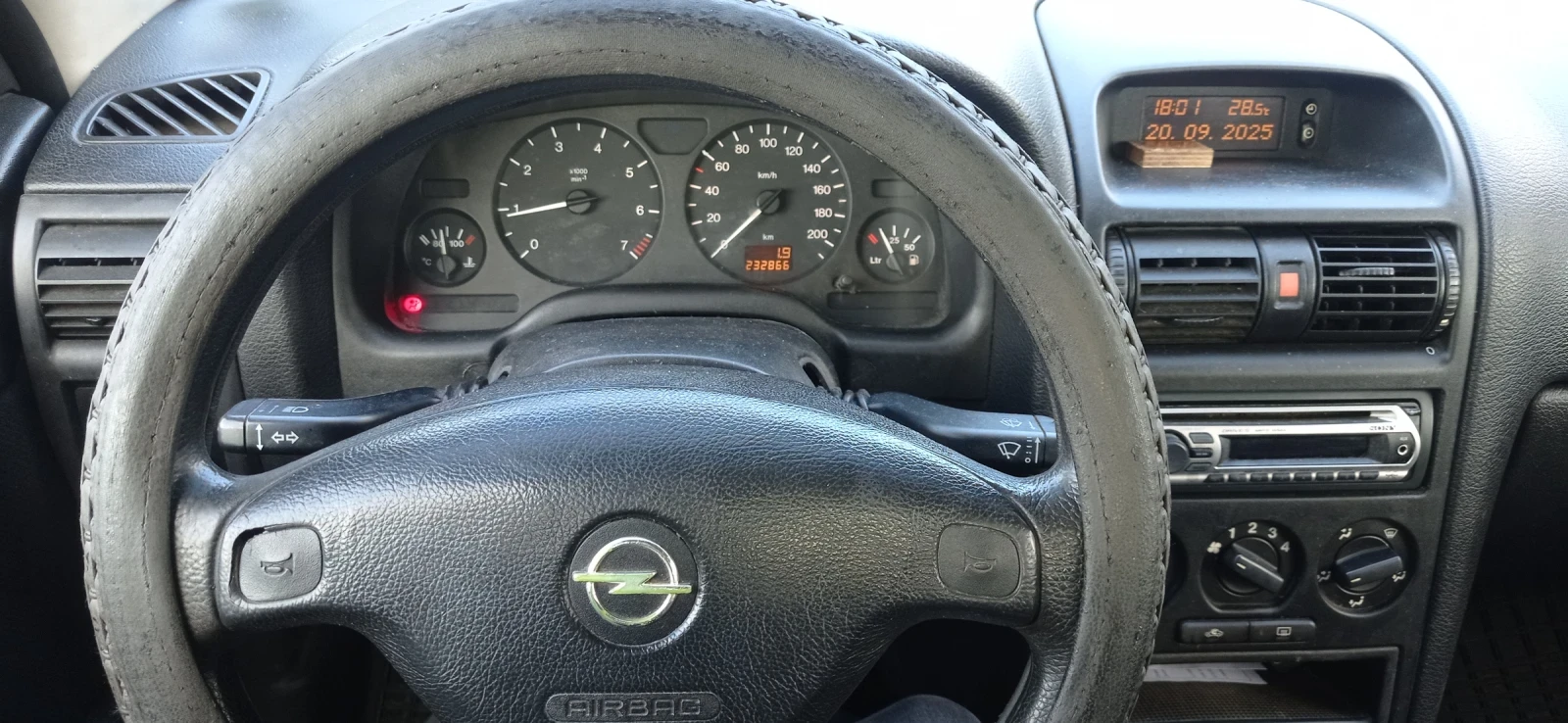 Opel Astra 1.6, снимка 10 - Автомобили и джипове - 54979729
