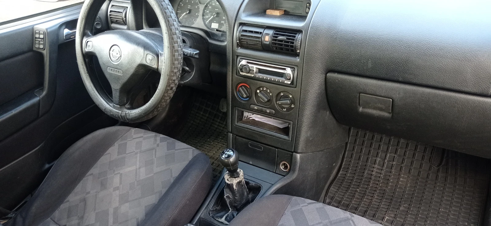 Opel Astra 1.6, снимка 11 - Автомобили и джипове - 54979729
