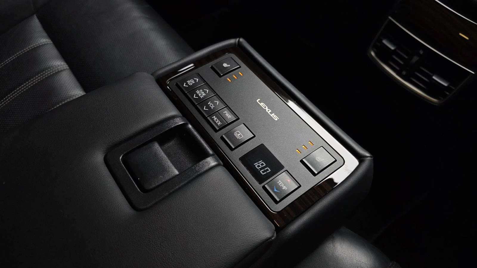 Lexus ES ЛЮК* ПОДГРЕВ ВОЛАН* BLIND SPOT* КРАЙНА ЦЕНА, снимка 17 - Автомобили и джипове - 55378542