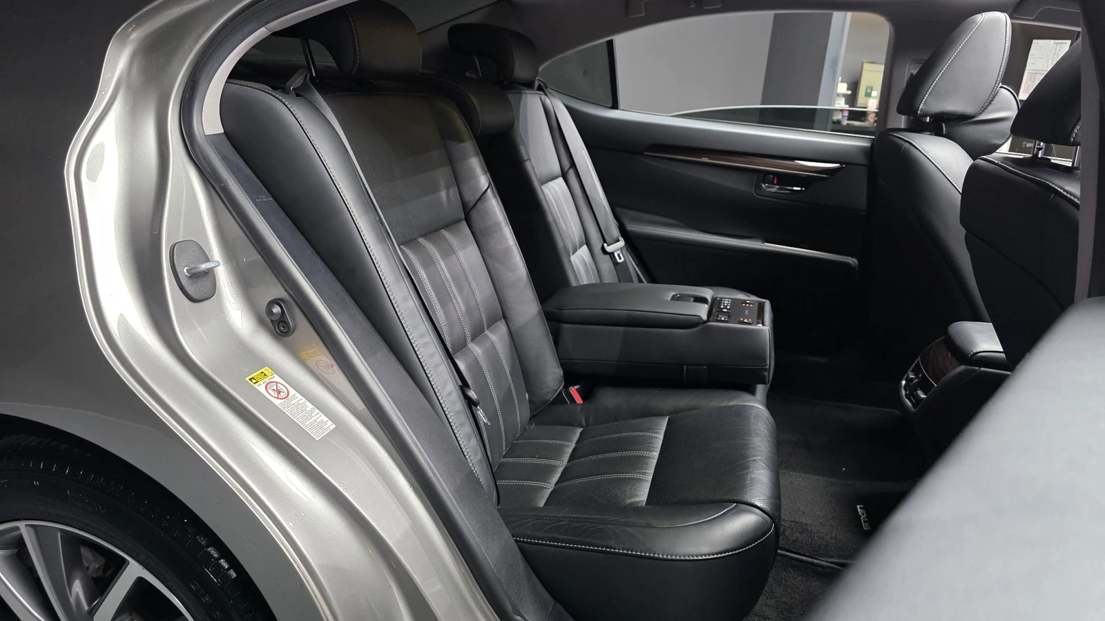 Lexus ES ЛЮК* ПОДГРЕВ ВОЛАН* BLIND SPOT* КРАЙНА ЦЕНА, снимка 12 - Автомобили и джипове - 55378542