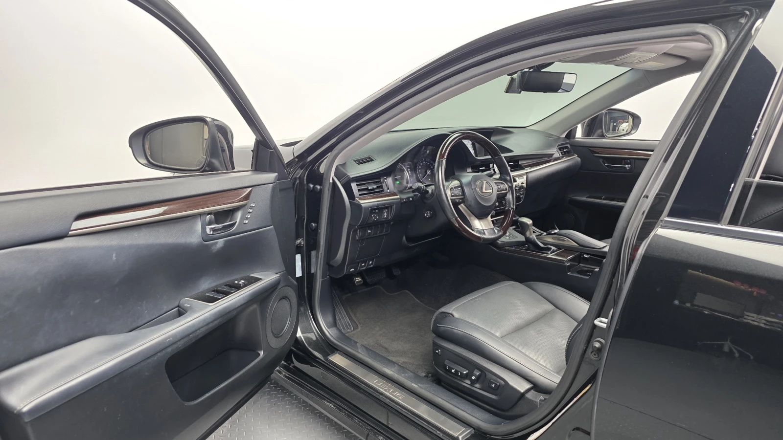 Lexus ES ЛЮК* КРАЙНА ЦЕНА, снимка 10 - Автомобили и джипове - 55378542
