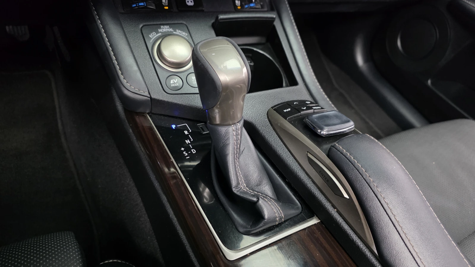Lexus ES ЛЮК* КРАЙНА ЦЕНА, снимка 9 - Автомобили и джипове - 55378542