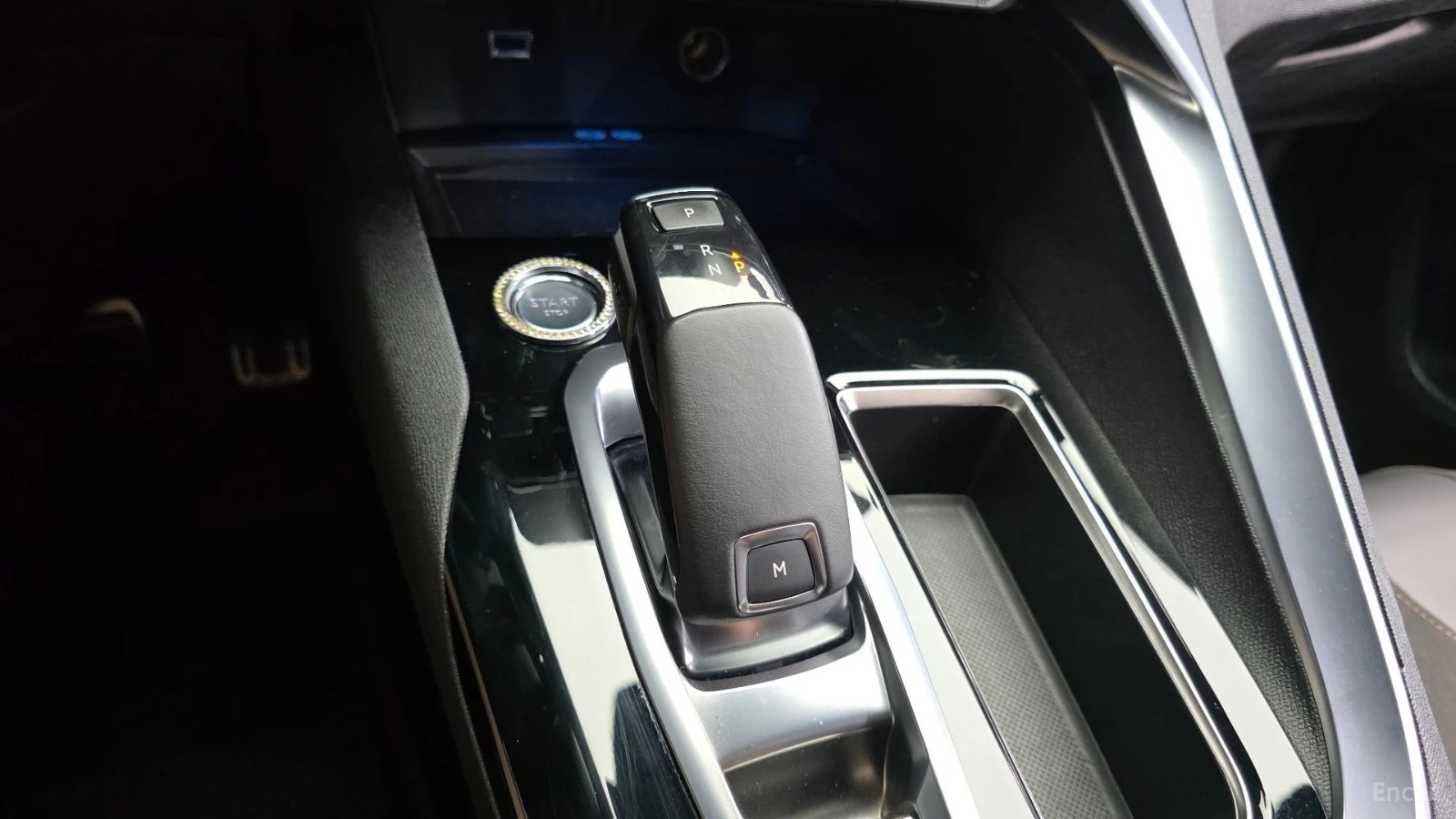 Peugeot 3008 2.0BlueHDI* GT* 360* ПОДГРЕВ* КОЖА* ПАНОРАМА* , снимка 9 - Автомобили и джипове - 55529689
