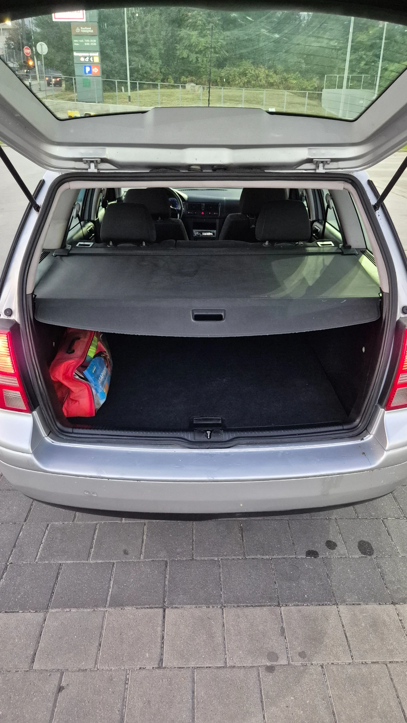 VW Golf 1.6i 101k. Автоматик, снимка 12 - Автомобили и джипове - 56155084