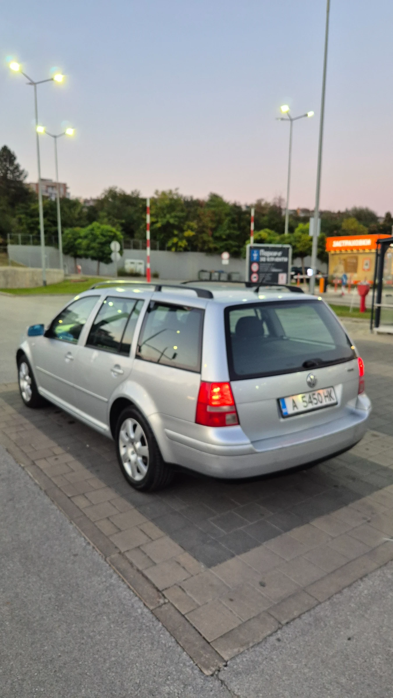 VW Golf 1.6i 101k. Автоматик, снимка 3 - Автомобили и джипове - 56155084