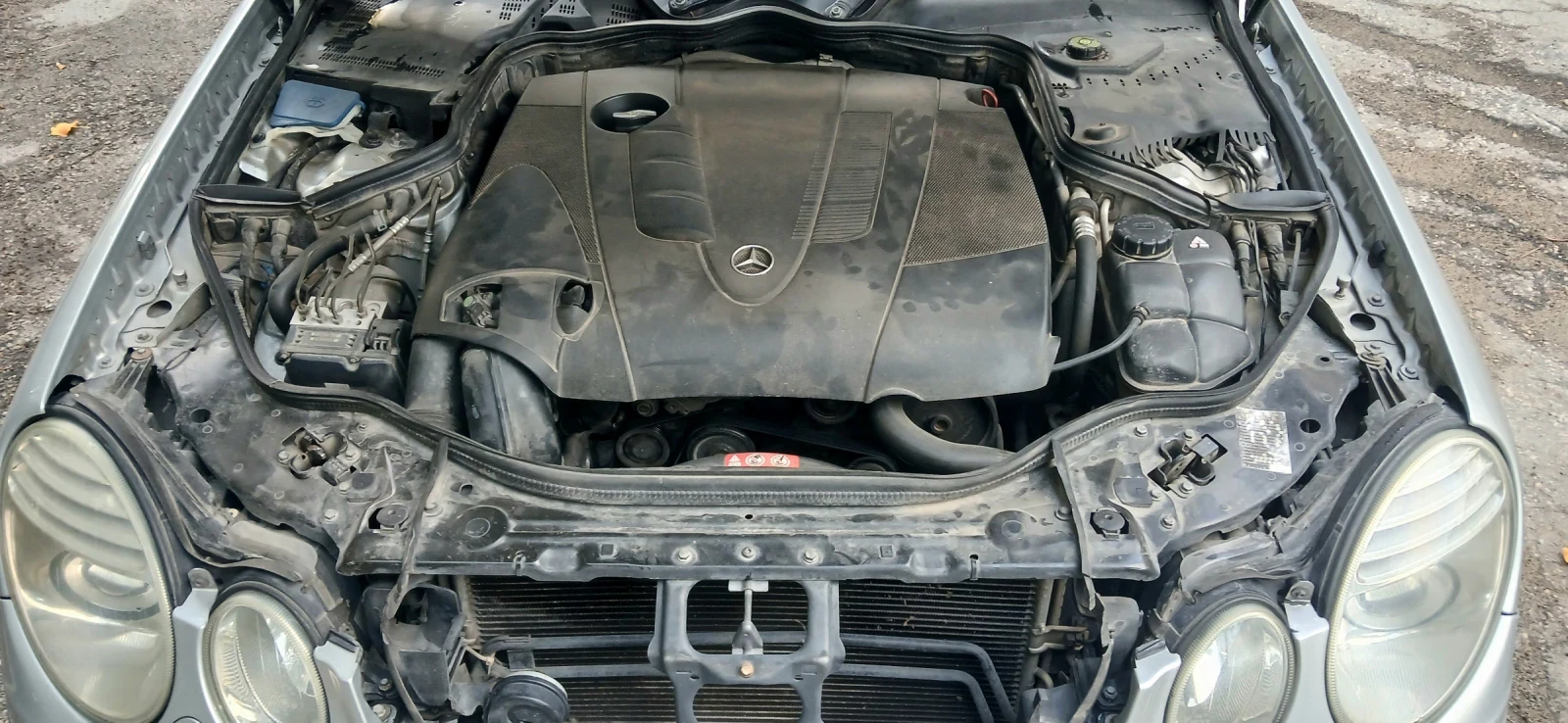 Mercedes-Benz E 200, снимка 11 - Автомобили и джипове - 56589120