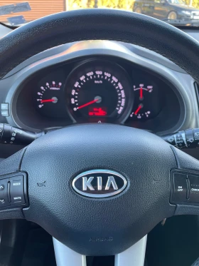 Kia Sportage 2.0 crdi, снимка 10