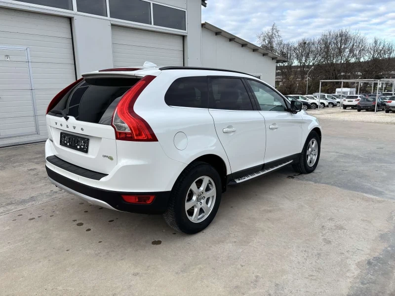 Volvo XC60 2.0d 163k.c* DVD* Navi* Panorama* UNIKAT* , снимка 14 - Автомобили и джипове - 52630557