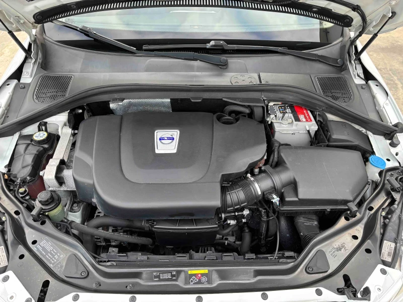 Volvo XC60 2.0d 163k.c* DVD* Navi* Panorama* UNIKAT* , снимка 17 - Автомобили и джипове - 52630557