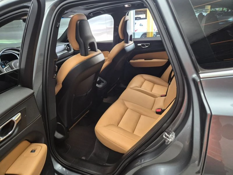 Volvo XC60 D5 Momentum| 190к.с.| ВКЛ.ТЕХНОТЕСТ, снимка 8 - Автомобили и джипове - 55170817