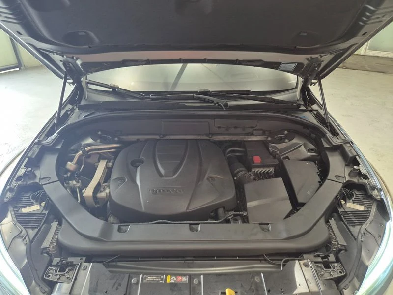Volvo XC60 D5 Momentum| 190к.с.| ВКЛ.ТЕХНОТЕСТ, снимка 6 - Автомобили и джипове - 55170817