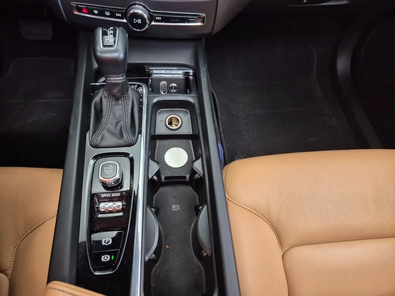 Volvo XC60 D5 Momentum| 190к.с.| ВКЛ.ТЕХНОТЕСТ, снимка 10 - Автомобили и джипове - 55170817