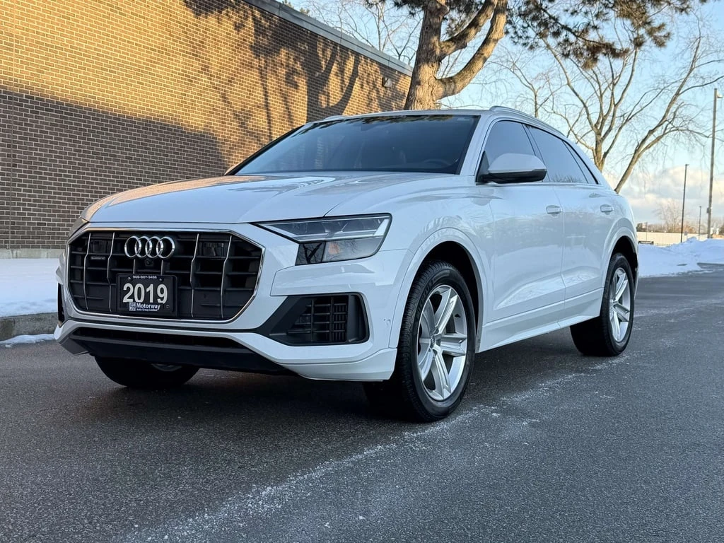 Audi Q8 Premium * CARFAX* ОБДУХВАНЕ* ПАНОРАМА* , снимка 1