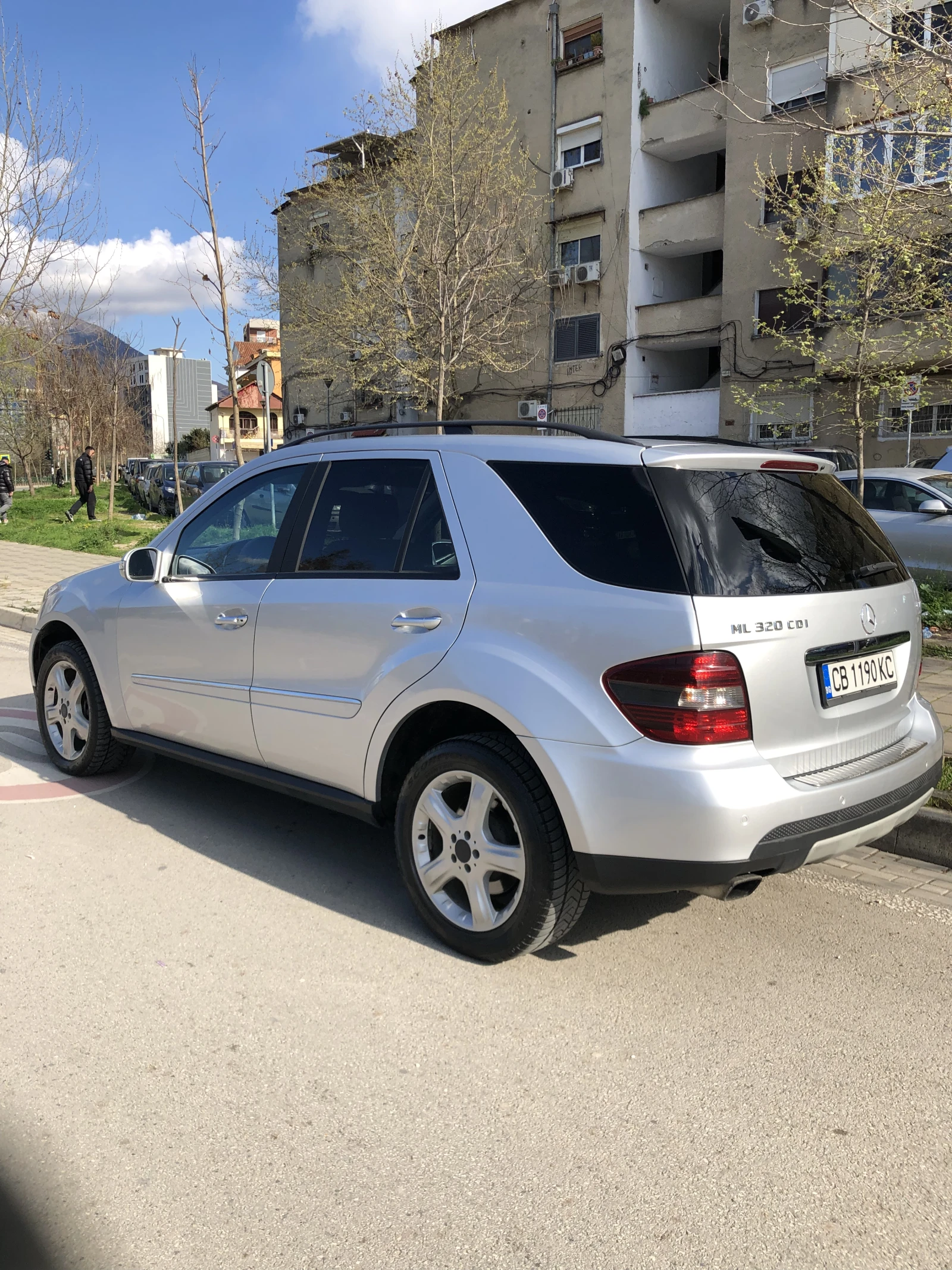 Mercedes-Benz ML 320  - изображение 4