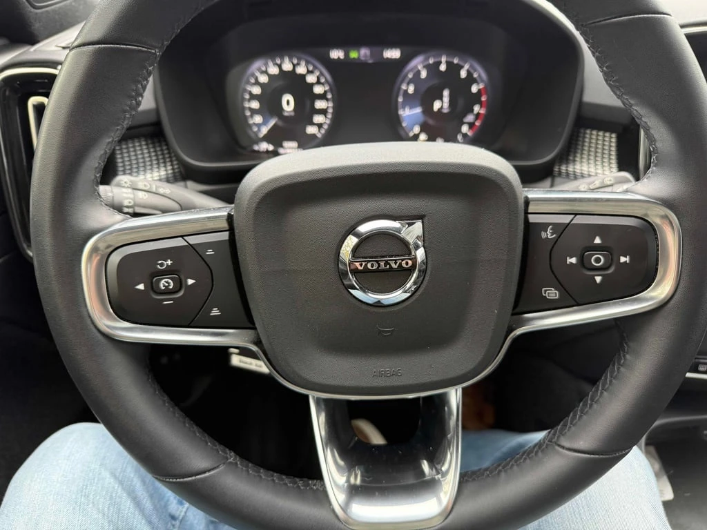 Volvo XC40 * R Design * CARFAX *    | Mobile.bg   8