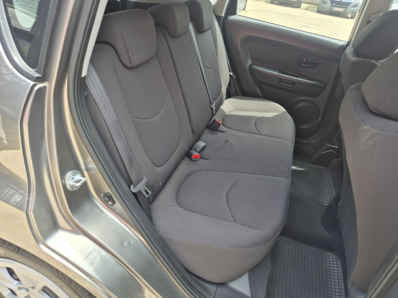 Kia Soul 1.6i, снимка 11 - Автомобили и джипове - 53814628