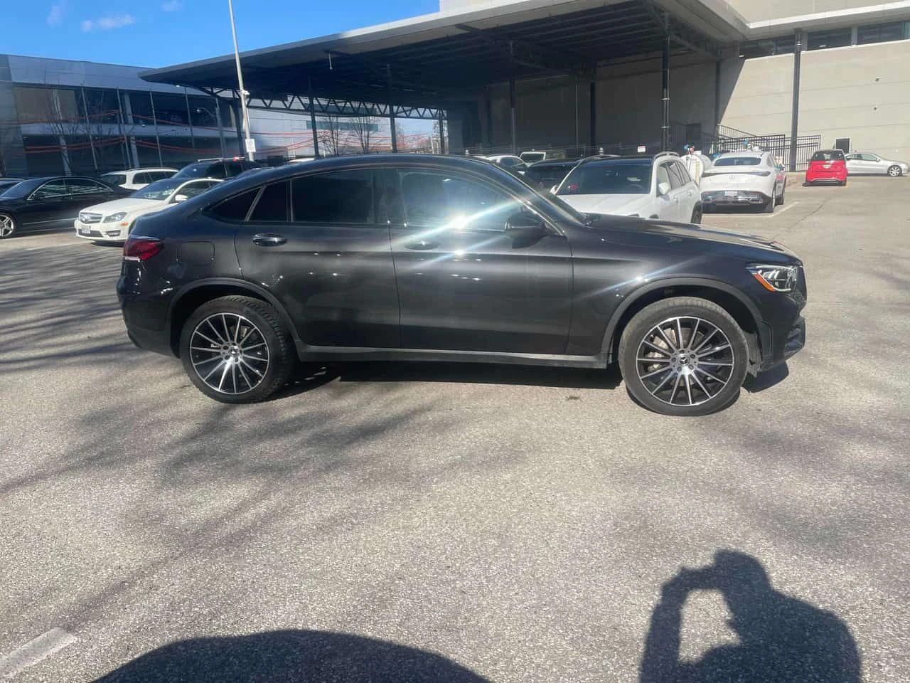 Mercedes-Benz GLC 300 CARFAX/ПАНОРАМА/ПОДГРЕВИ/ОТ MERCEDES, снимка 4 - Автомобили и джипове - 54001632