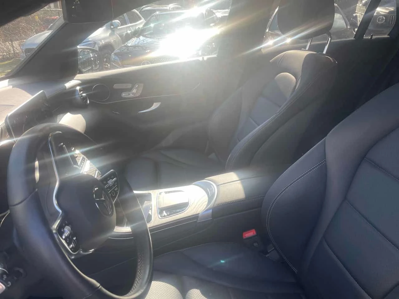 Mercedes-Benz GLC 300 CARFAX/ПАНОРАМА/ПОДГРЕВИ/ОТ MERCEDES, снимка 11 - Автомобили и джипове - 54001632