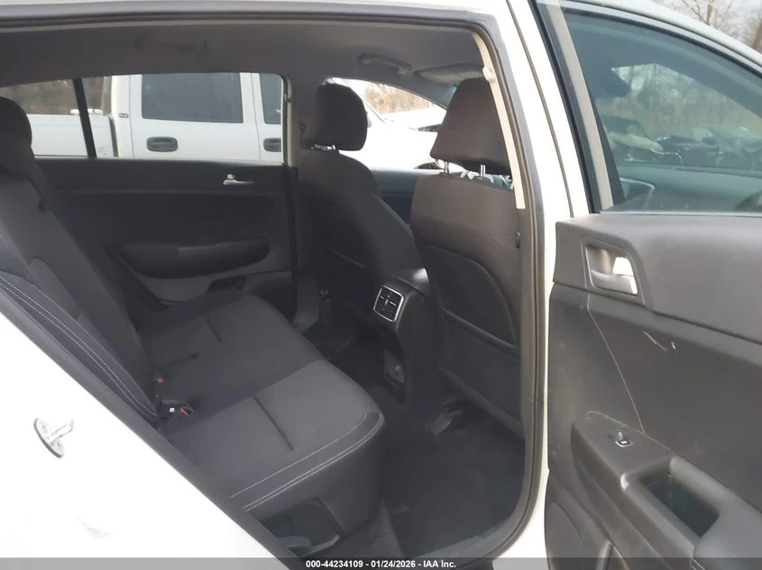 Kia Sportage 2.4l Lx, снимка 8 - Автомобили и джипове - 54037439