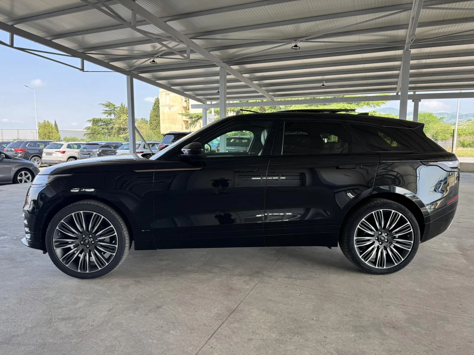 Land Rover Range Rover Velar 2.0d* 240ps* 4x4* 150хл.км* R-Dynamic* КОЖА* ПАНО, снимка 2 - Автомобили и джипове - 54747889