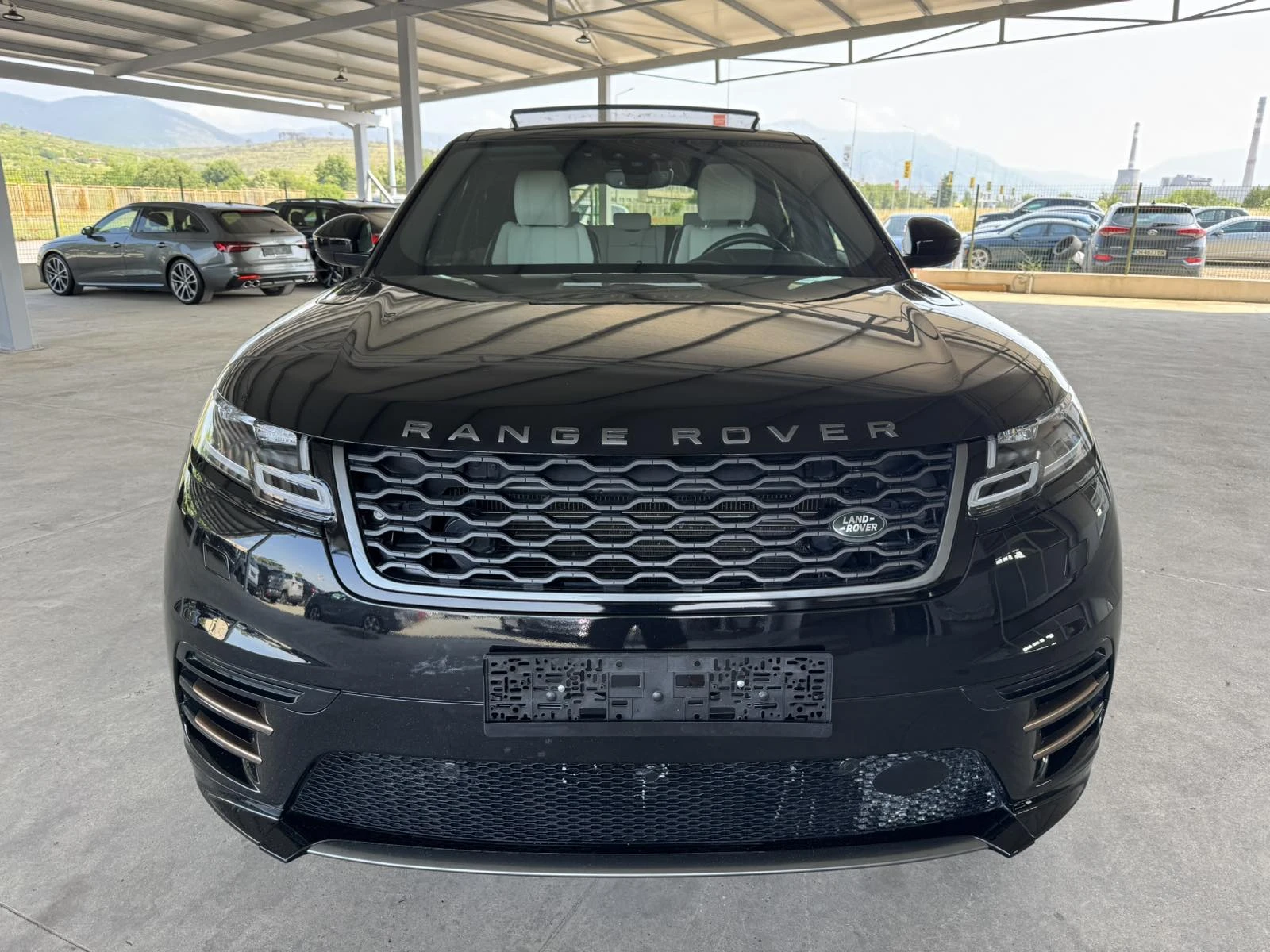 Land Rover Range Rover Velar 2.0d* 240ps* 4x4* 150хл.км* R-Dynamic* КОЖА* ПАНО, снимка 5 - Автомобили и джипове - 54747889