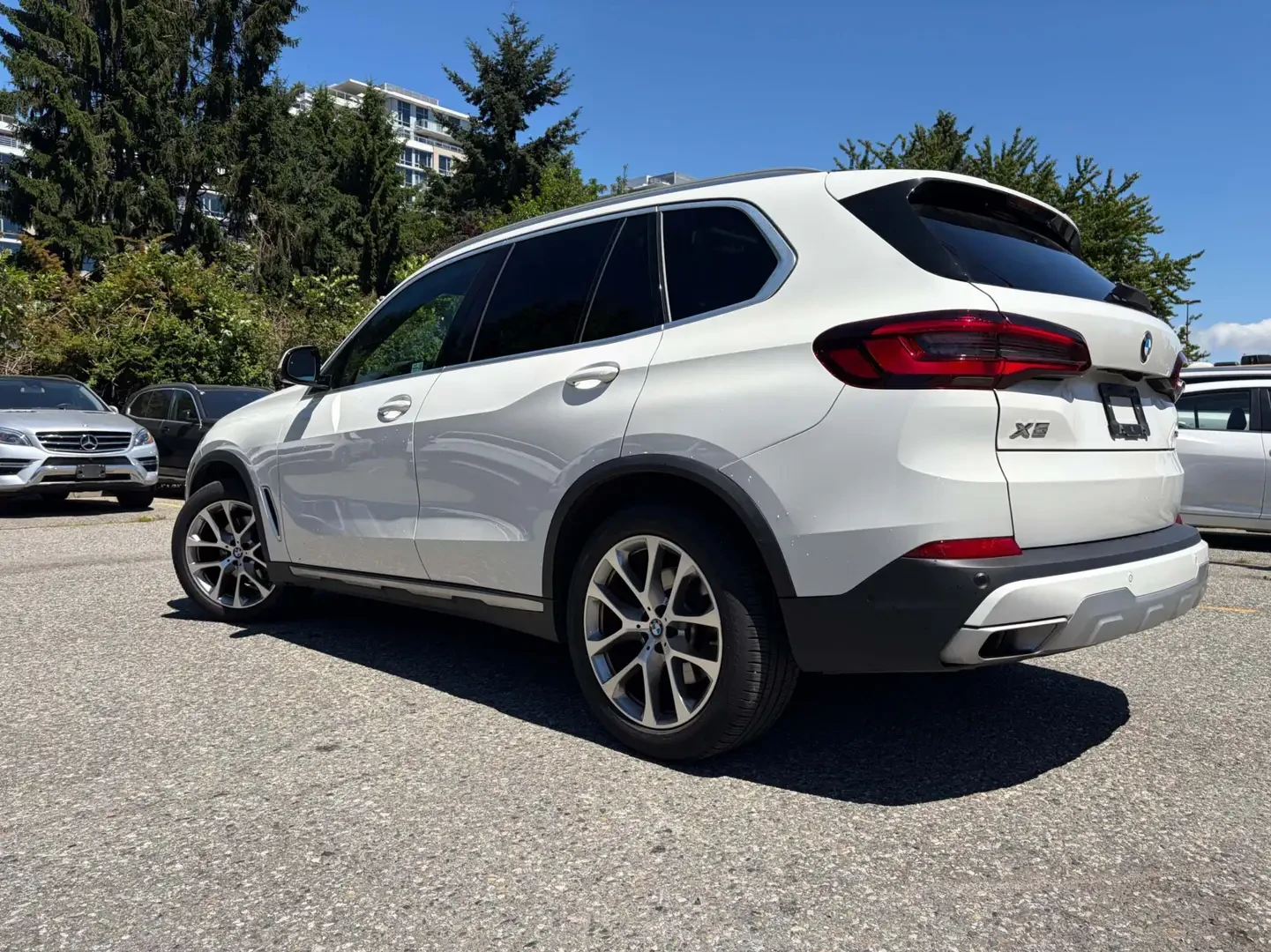 BMW X5 360КАМЕРА* ХЕДЪП* ПАНОРАМА* ПОДГРЕВ* КЕЙЛЕС* , снимка 3 - Автомобили и джипове - 55122130