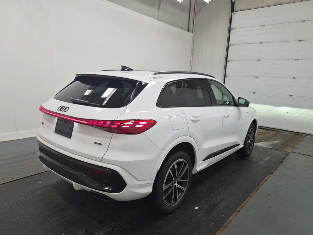 Audi Q5 * PROGRESSIV * CARFAX * ЦЕНА ДО БГ, снимка 3 - Автомобили и джипове - 55226831