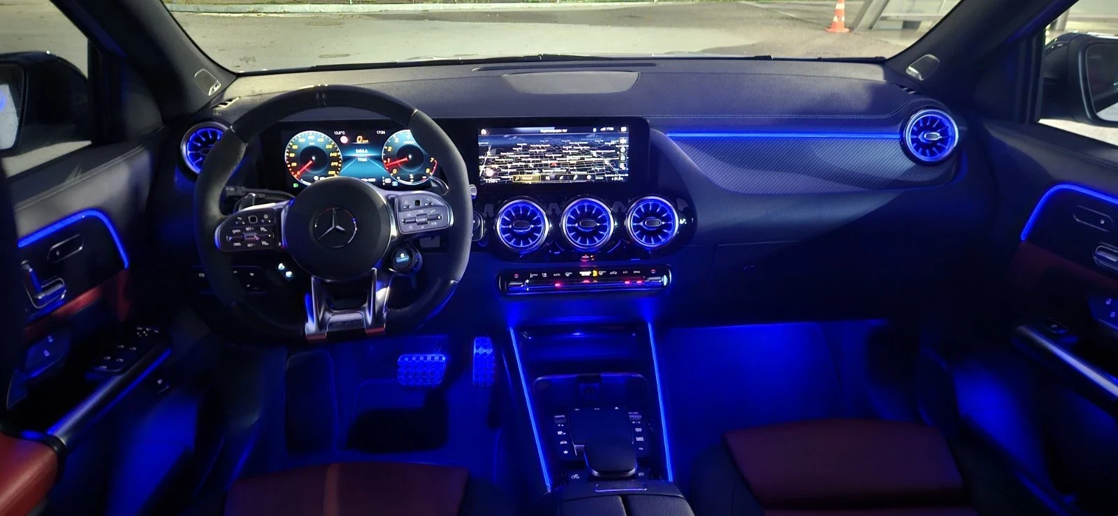 Mercedes-Benz GLA 45 AMG, снимка 12 - Автомобили и джипове - 55479220