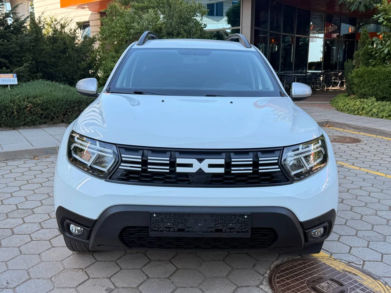 Dacia Duster 1.5DCI* NAVI* КАМЕРА* FACELIFT* , снимка 2 - Автомобили и джипове - 55499355