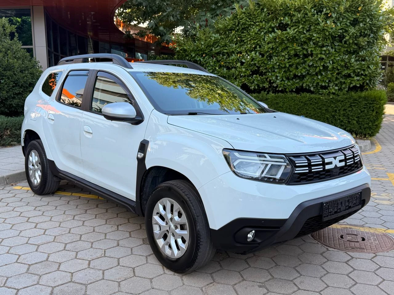 Dacia Duster 1.5DCI* NAVI* КАМЕРА* FACELIFT* , снимка 3 - Автомобили и джипове - 55499355