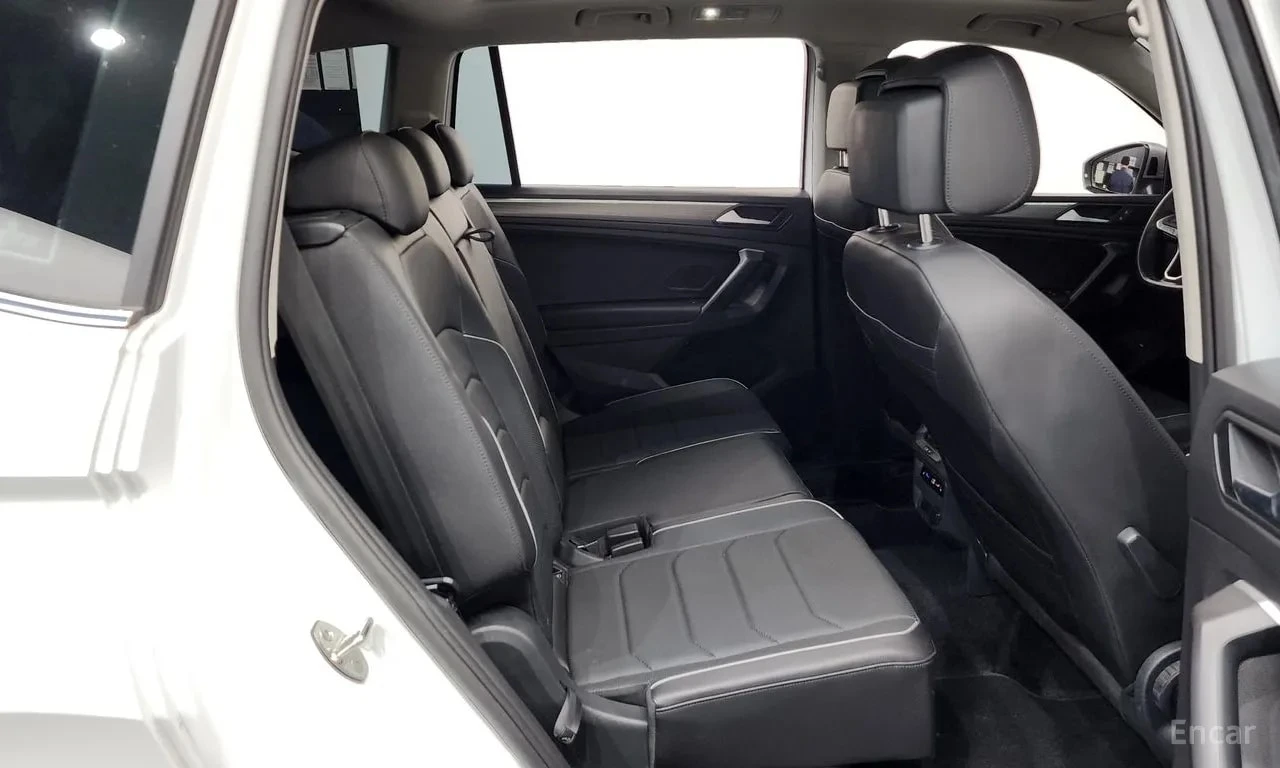 VW Tiguan 2.0 TSI Prestige| ОБДУХ| HUD| 360| PANO| , снимка 11 - Автомобили и джипове - 56107037