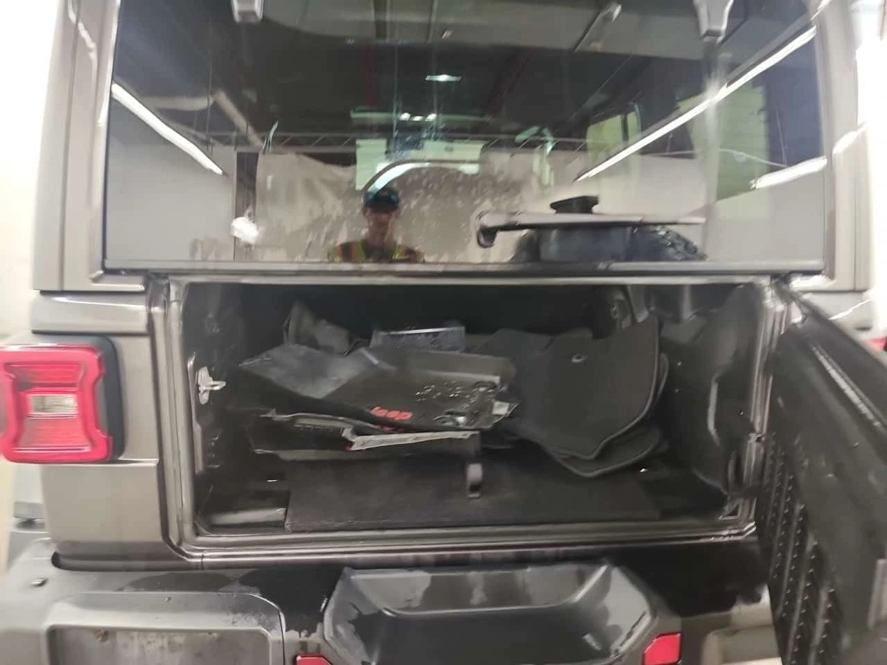 Jeep Wrangler UNLIMITED RUBICON  CARFAX | Mobile.bg � ����������� 10